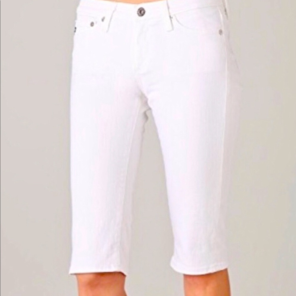 AG Crisp White Malibu Shorts, knee length Sz 25
